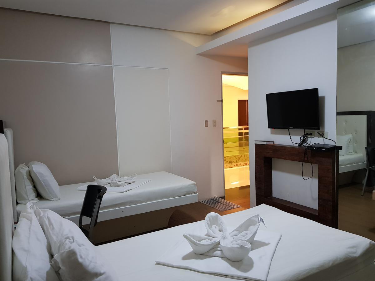 Hotel Giorgio General Santos City Zewnętrze zdjęcie